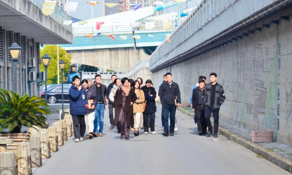 “走進園區，共享未來”鏡湖區高層次人才服務企業雙向促進對接交流活動在園舉辦